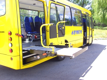 Автобус шкільний Аtaman D093S4 з можливістю перевезення школярів з обмеженою здатністю до пересування - 6