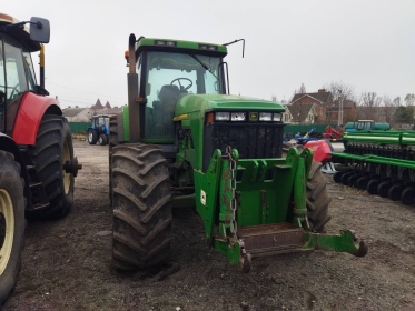 Трактор John Deere 8300 - 3