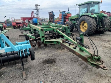 JOHN DEERE 2700 Рыхлитель. Дискриппер John Deere  2700  на 5 лап
