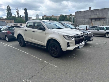 Повнопривідний пікап ISUZU D-MAX