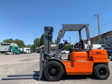 Навантажувач вилковий Mitsubishi на 15 великих нових колесах пневмо