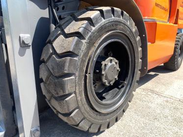 Навантажувач вилковий Mitsubishi на 15 великих нових колесах пневмо - 7