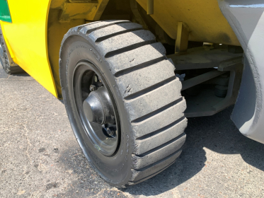 Вилковий автонавантажувач Komatsu з напрацюванням 1422 мотогодин - 11