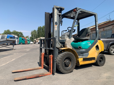 Вилковий автонавантажувач Komatsu на великих 12 колесах. Модель:FG20C-16. - 1