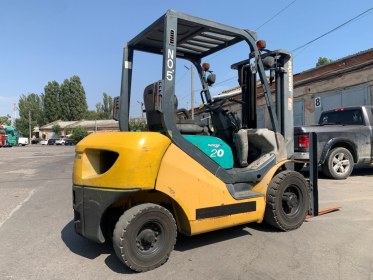 Вилковий автонавантажувач Komatsu на великих 12 колесах. Модель:FG20C-16. - 3