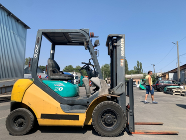 Вилковий автонавантажувач Komatsu на великих 12 колесах. Модель:FG20C-16. - 5