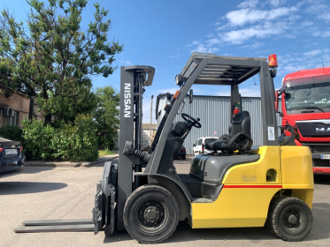 Вилочний автопогрузчик Nissan, з ротатором та з щоглою triplex/триплекс 4.3 метри