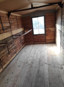 Вагончик кунг бытовка утепленный c окнами, внутри стеллажи и  буржуйка - 3