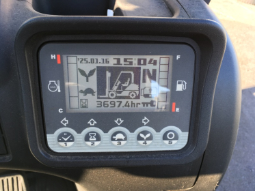 Вилочний автонавантажувач TCM (Nissan), із напрацюванням 3697 мотогодин. - 3