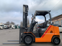 Вилочний автонавантажувач TCM (Nissan), 2022 року з бiчним зсувом Модель: FD20T5M.