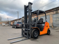 Вилочний автонавантажувач TCM (Nissan), 2022 року з бiчним зсувом Модель: FD20T5M. - 10