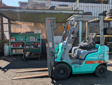 Навантажувач вилковий Mitsubishi з напрацюванням 708 мотогодин. Модель: FG15D.