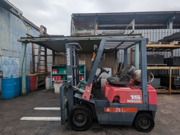 Вилочний автонавантажувач Nissan, з напрацюванням 3757 мотогодин. Модель: J01A15.