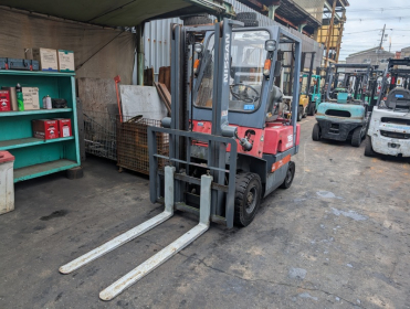 Вилочний автонавантажувач Nissan, з напрацюванням 3757 мотогодин. Модель: J01A15. - 1