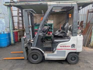 Вилочний автонавантажувач Nissan, 2012 року. Модель: P1F1A15D