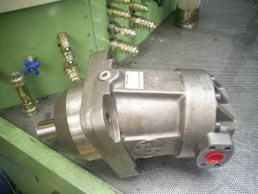 Ремонт гидронасоса гидромотора John Deere 770CH