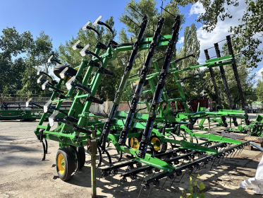 Культиватор John Deere 960 шириною 8 метрів - 6