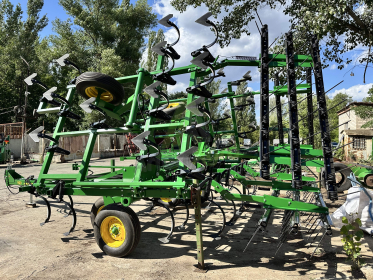 Культиватор John Deere 960 шириною 8 метрів - 7