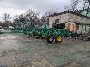 Культиватор John Deere 960 шириною 10 метрів - 2