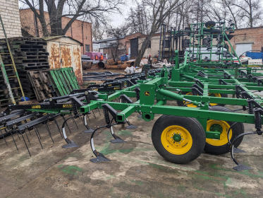 Культиватор John Deere 960 шириною 10 метрів - 6