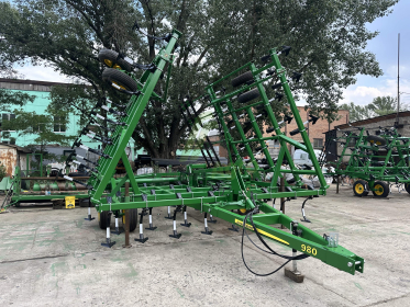 Культиватор Джон Дир 980 шириною 11 метрів - 1