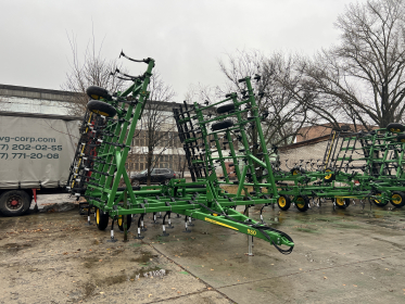 Культиватор John Deere 980 шириною 12 метрів - 1