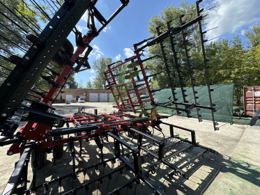 Культиватор Кейс Case IH Tiger-Mate 2 шириною 11 метрів - 9