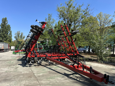 Культиватор Кейс Case IH Tiger-Mate 2 шириною 11 метрів - 1