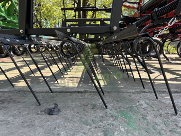 Культиватор Кейс Case IH Tiger-Mate 2 шириною 11 метрів - 6