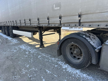 Продам тягач с прицепом (штора), комплект - 2