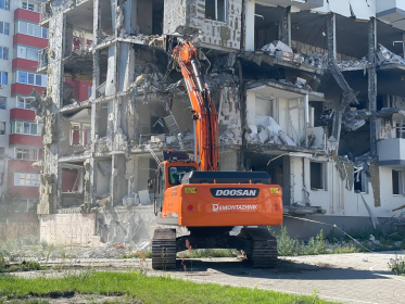 Dismantling of houses - from private to multi-storey