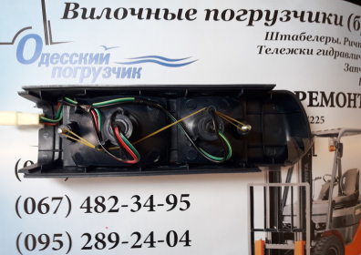 Фара задняя левая на погрузчики Toyota - 1