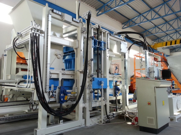 Vibratory Press for Paving Slabs and Curbs SUMAB R-400 (400 m2/shift) Sweden.