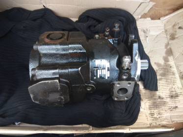 Профессиональный ремонт гидронасоса гусеничного экскаватора CASE 220B