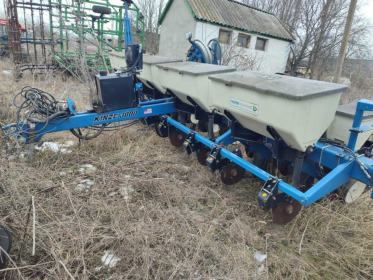 Сівалка Kinze 3000 8 рядкова - 1