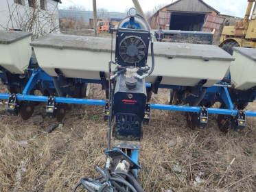 Сівалка Kinze 3000 8 рядкова - 3